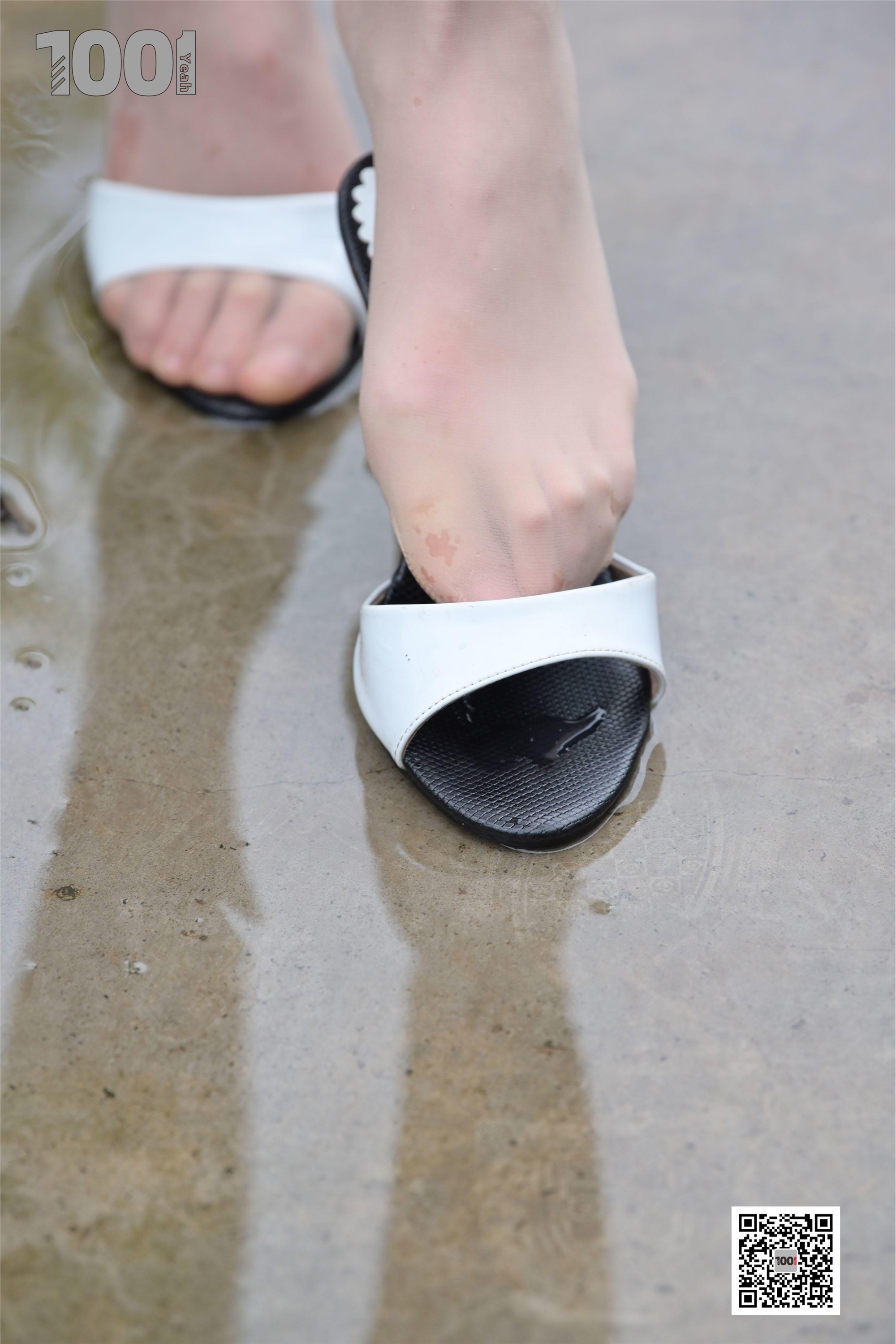 IESS异思趣向  一千零一夜《雨中漫步2》